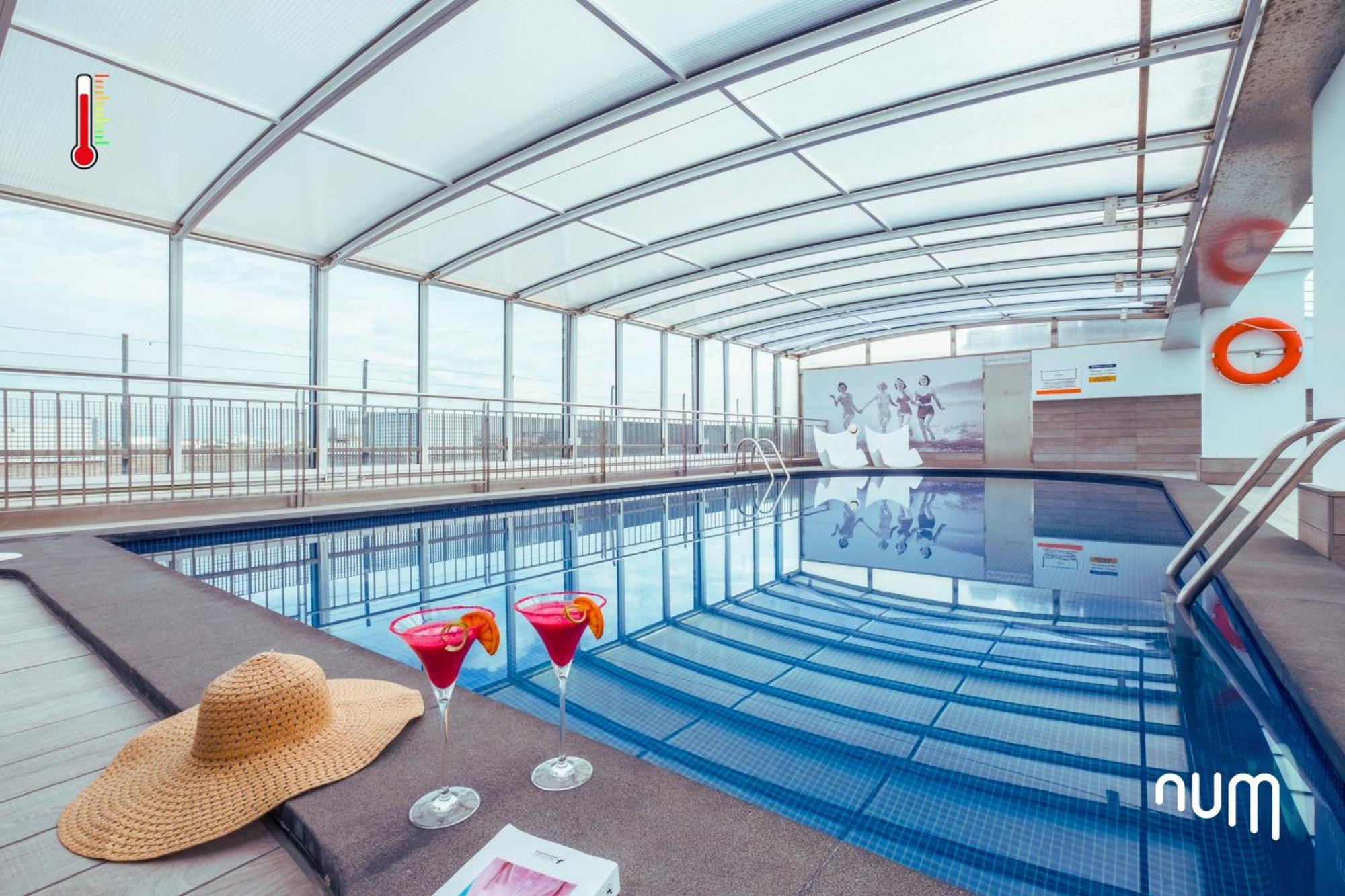 Num Hotel Салоу Екстериор снимка